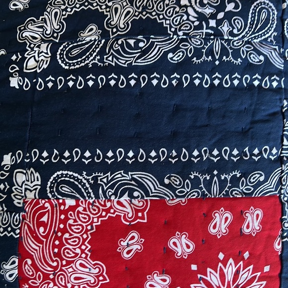 Levi’s bandana pillow mix Red /Navy - Picture 2 of 11